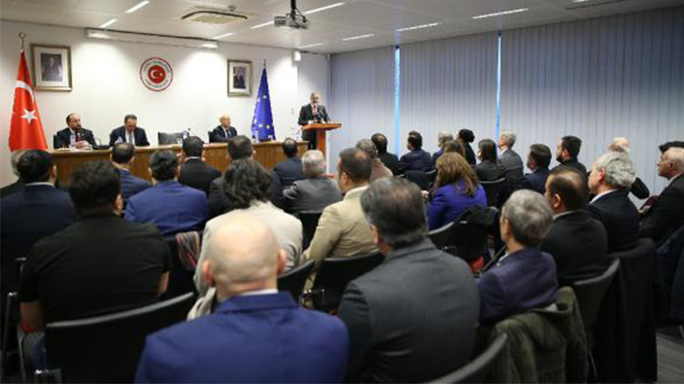 Bakan Nebati, Genişlemeden Sorumlu AB Komiseri Varhelyi ile görüştü