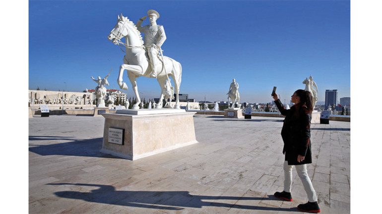 Tek ortak noktaları Erdoğan düşmanlığı nedeni ise dış politika