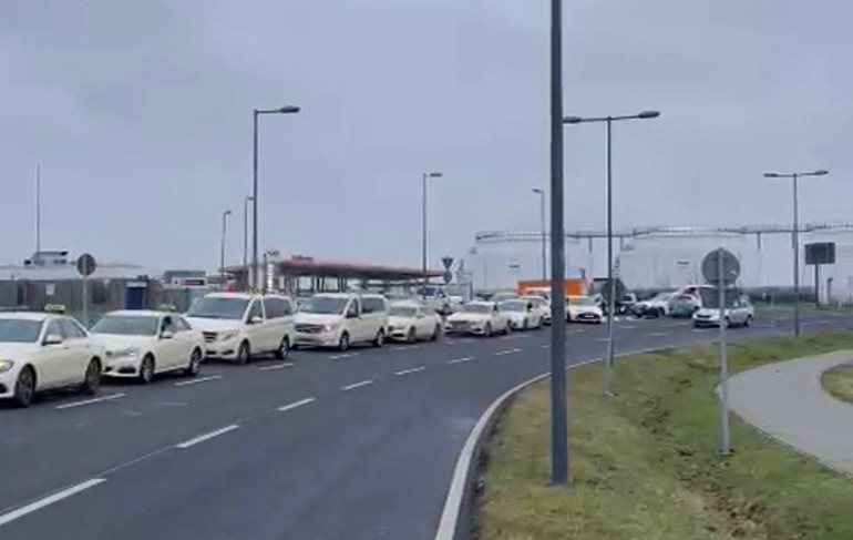 Berlin’de korsan taksicilere isyan: ‘Elimizden ekmeğimizi çalıyorlar’