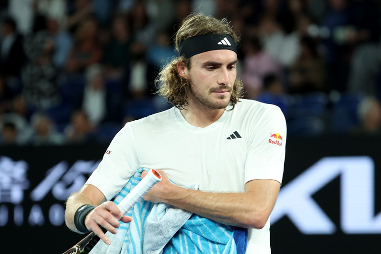 Avustralya Açıkta şampiyon Novak Djokovic Tsitsipasa şans vermedi, Nadalın rekoruna ortak oldu