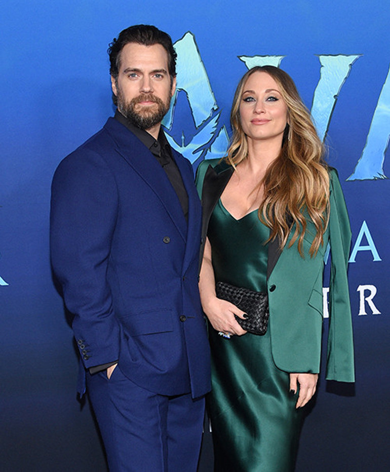 İşte kaybetti ama aşkta kazandı: Henry Cavill sevgilisiyle el ele görüntülendi
