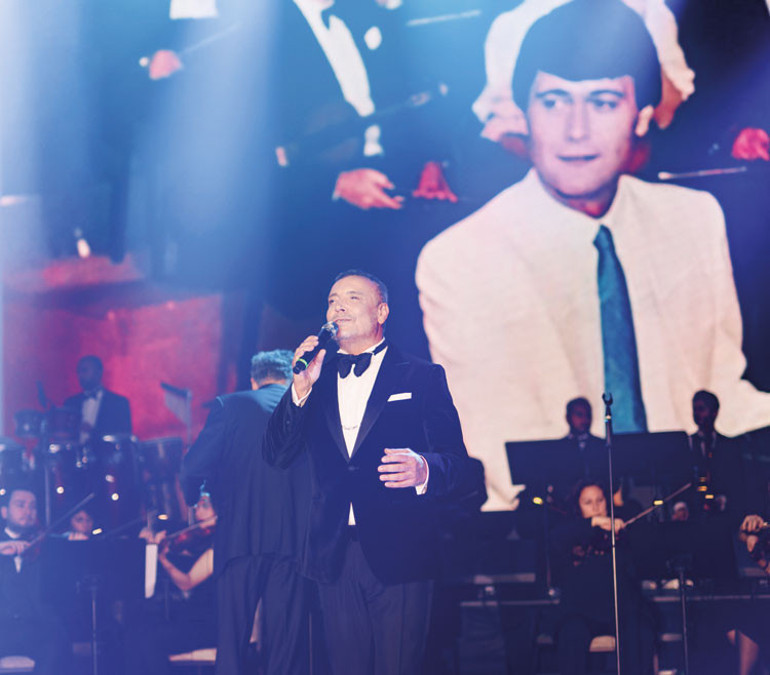 Cenk Eren ve Sinema Senfoni Orkestrasıdan Ferdi Özbeğen şarkıları