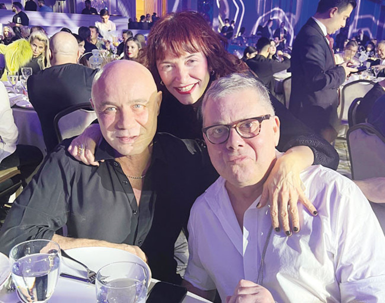 Cenk Eren ve Sinema Senfoni Orkestrasıdan Ferdi Özbeğen şarkıları