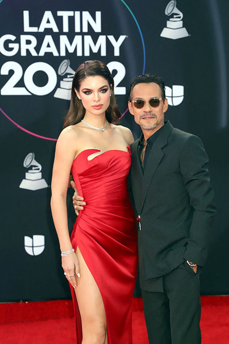 Gönlünü kendinden 31 yaş küçük güzele kaptırmıştı... Marc Anthonynin görkemli düğününe gelmeyen isimler dikkat çekti