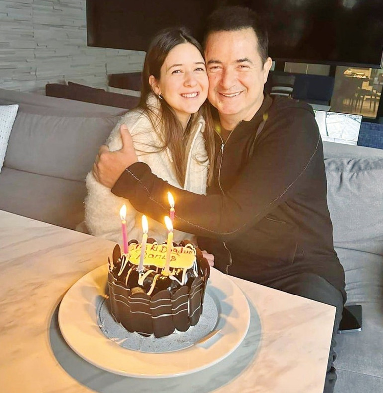 Feci kaza sonrası ilk adımlar... Ünlü oyuncu mutluluktan ağladı