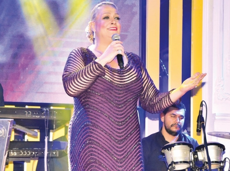 Feci kaza sonrası ilk adımlar... Ünlü oyuncu mutluluktan ağladı