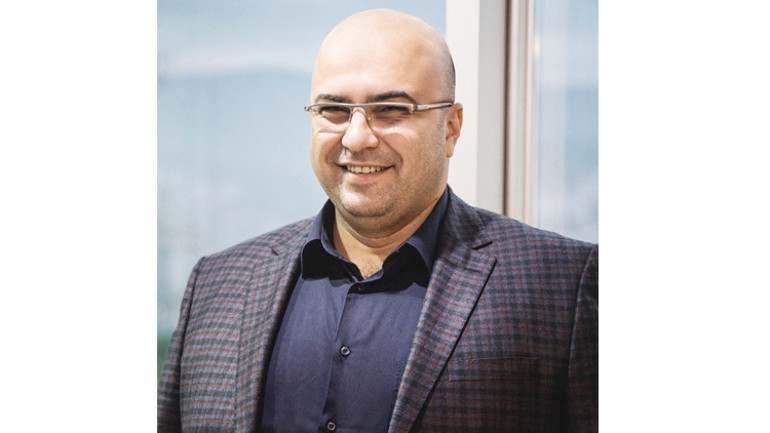 Dünyaya ekipman tasarlıyor