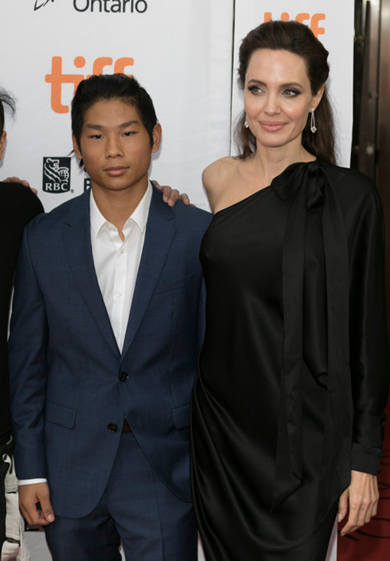 Kalabalık aile bildiğiniz gibi değil:  Meğer çocukları arasında ayrım gözetiyormuş