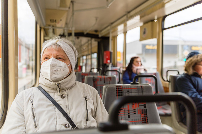 Toplu taşımada maske zorunluluğu kalktı
