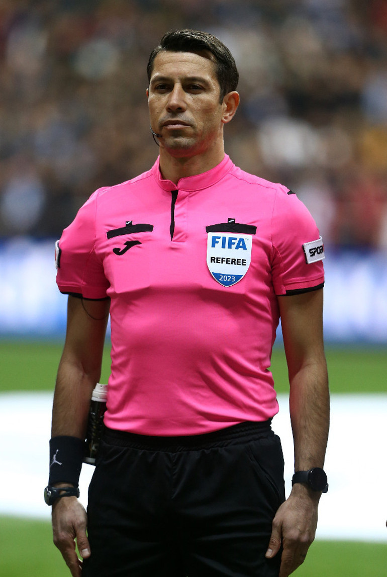 Fırat Aydınustan Adana Demirspor-Fenerbahçe maçı pozisyonlarına çarpıcı yorumlar: 2 penaltı verilmedi, gol iptali...