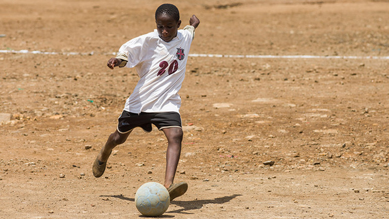 Futbolda yaş sahtekârlığı dosyası: Afrikada başladı Avrupayı sarıyor Açık ve net, hileyle kazandık