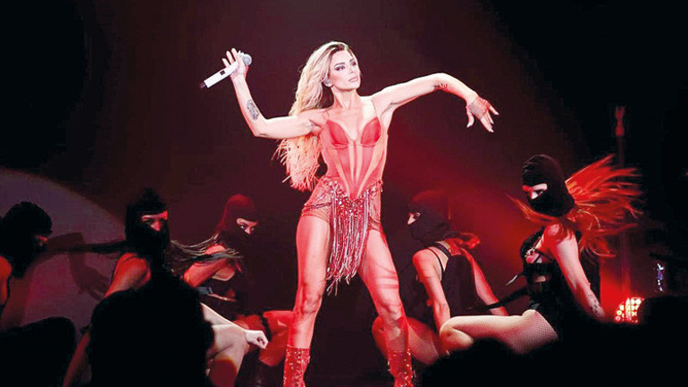 Umut Evirgen aşkı komşuda buldu