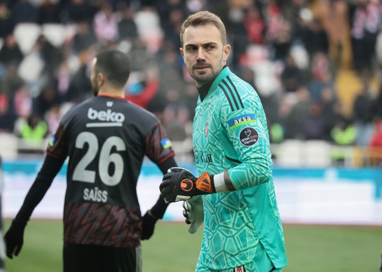 Son Dakika: Beşiktaş tribünlerinde Yönetim istifa sesleri Sivasspor maçında...