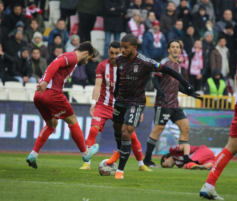 Sivasspora kaybeden Beşiktaş için çarpıcı yorum: Futbolu unuttu, kabus gibi maç