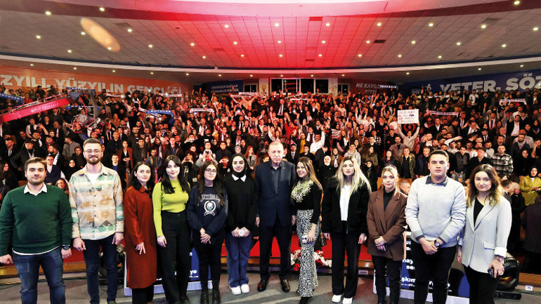Hepsi zamana oynuyor