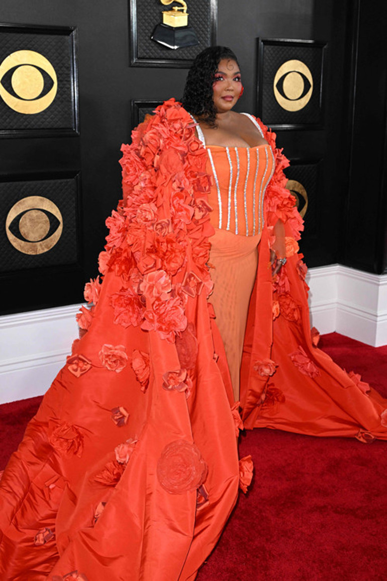 İki yıl sonra büyük buluşma: Annesi gidemedi, kızını gönderdi