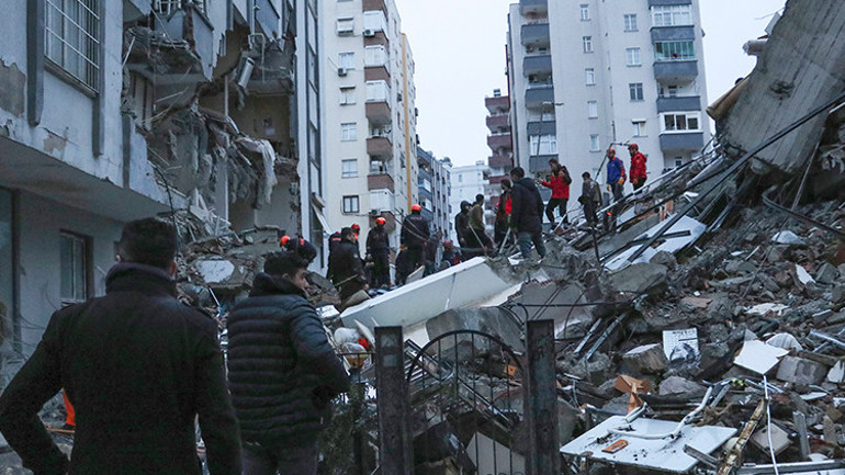 Deprem sonrası kritik 72 saat Kızılay Başkanı canlı yayında bu çağrıyı yaptı