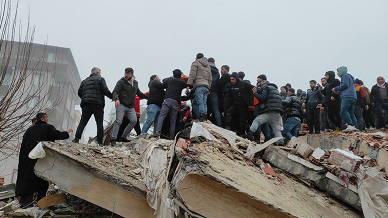 Deprem sonrası kritik 72 saat Kızılay Başkanı canlı yayında bu çağrıyı yaptı