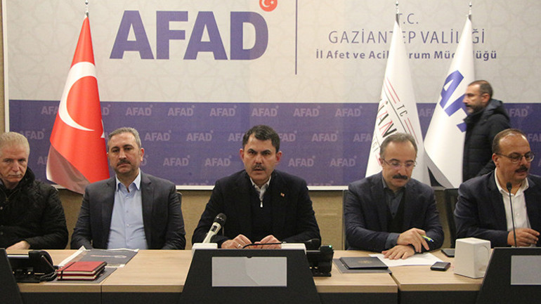Deprem 13,5 milyon kişiyi etkiledi Bakan Kurum yardımları hızlandıracak önemli gelişmeyi duyurdu