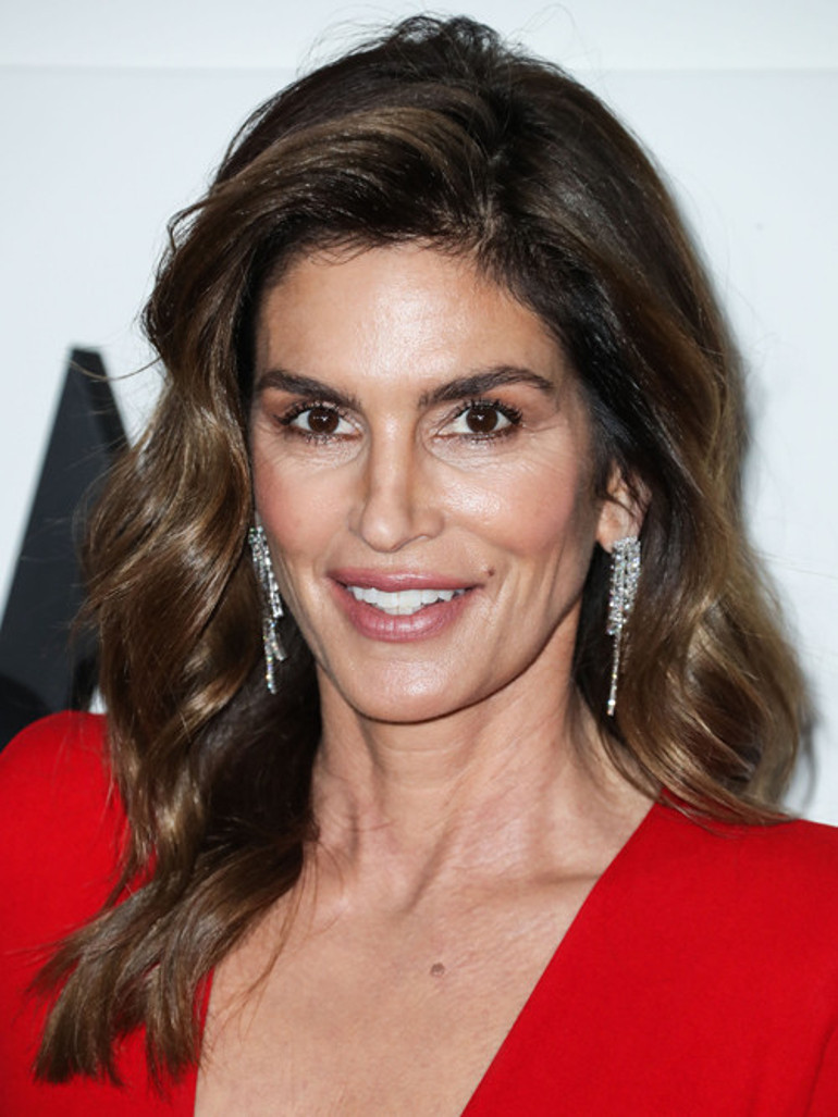 Ünlü modelden şaşırtan sözler: Kızım benim eski saçlarımı çaldı