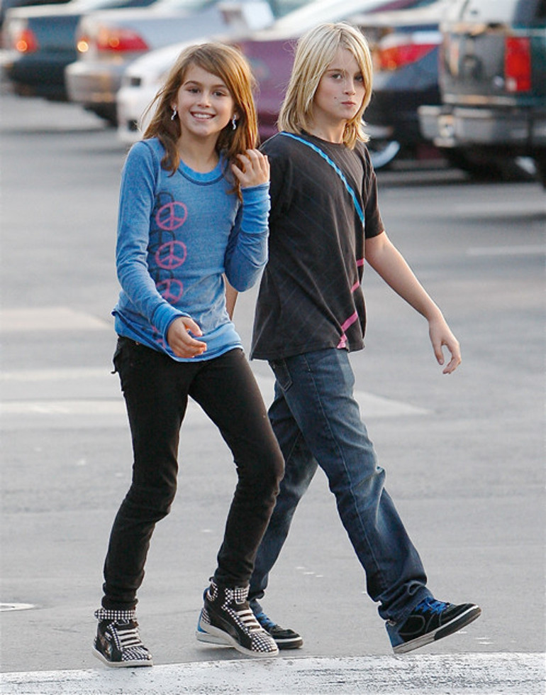 Ünlü modelden şaşırtan sözler: Kızım benim eski saçlarımı çaldı