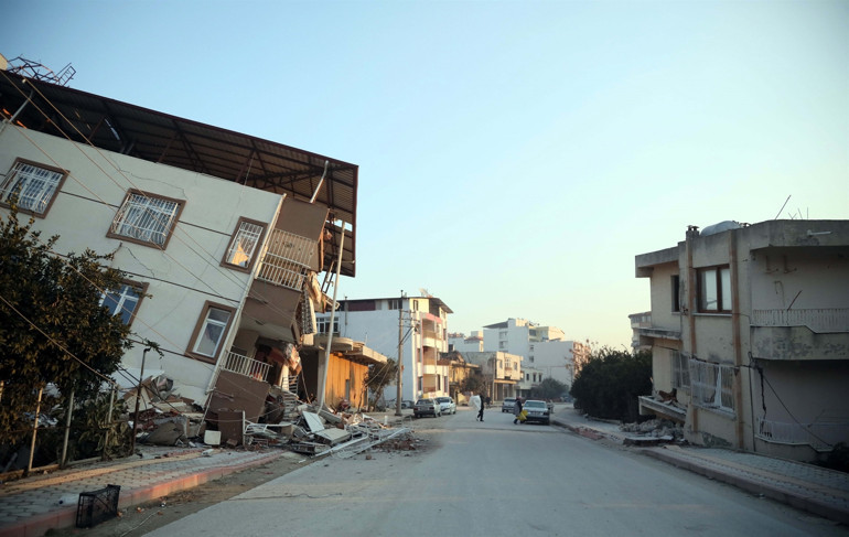 Somalı madenciler, Samandağda enkazdan 15 kişiyi kurtardı