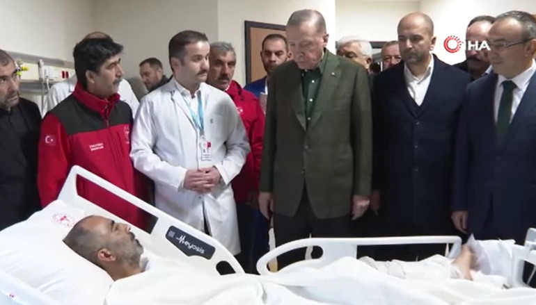 Son dakika: Türkiyeyi sarsan afette beşinci gün... Deprem felaketinde can kaybı 18 bin 342... Dakika dakika bölgelerimizden anlık bilgiler