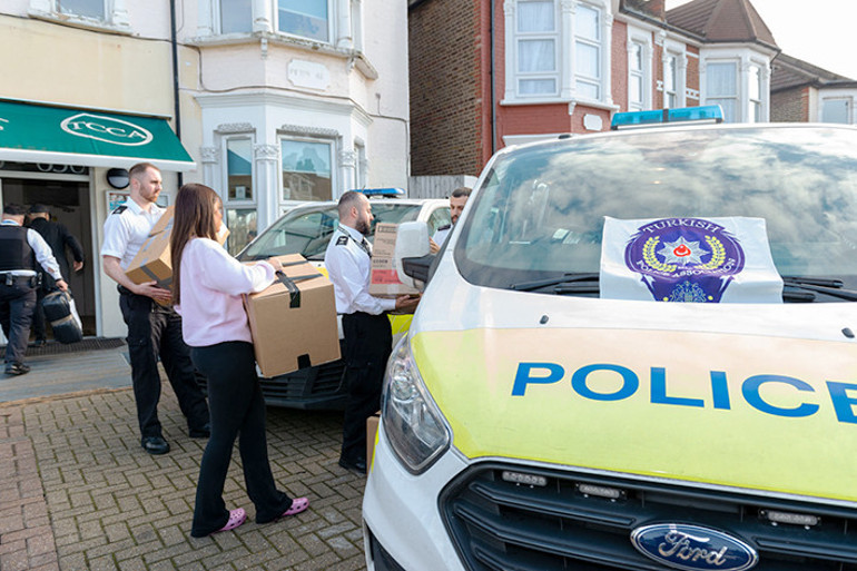 Londra Metropolitan Türk Polis Derneği de yardım elini uzatıyor