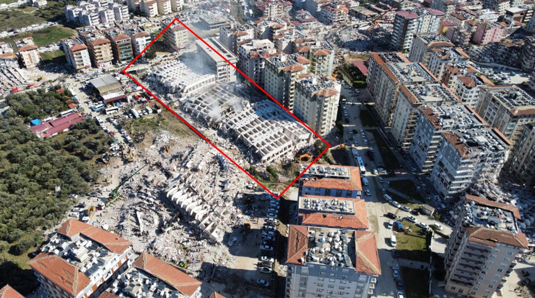 Son dakika... Depremde yıkılan Rönesans Rezidansın müteahhidi yurt dışına kaçarken yakalandı