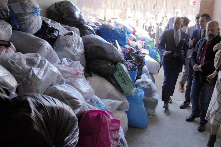 New York Belediye Başkanı Adamstan Türk camisine ziyaret
