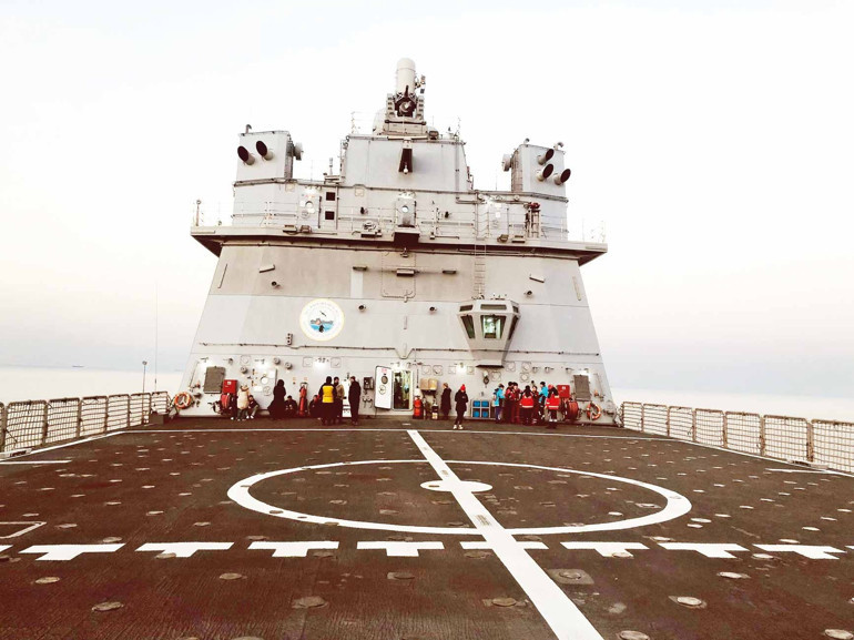 Savaş gemileri hastaneye dönüştürüldü