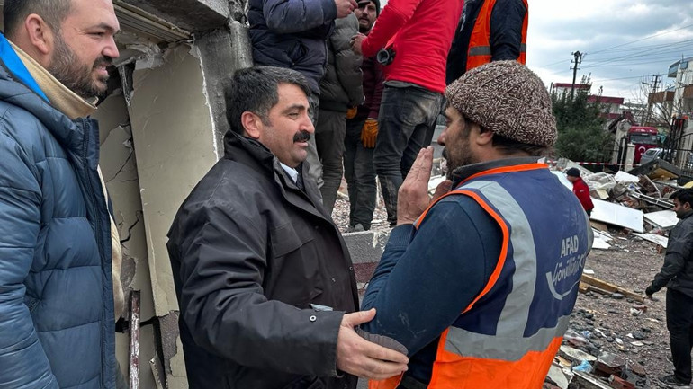 Kahraman Oflular: Tesisatçı, hurdacı ve inşaat ustalı kurtarma ekibi