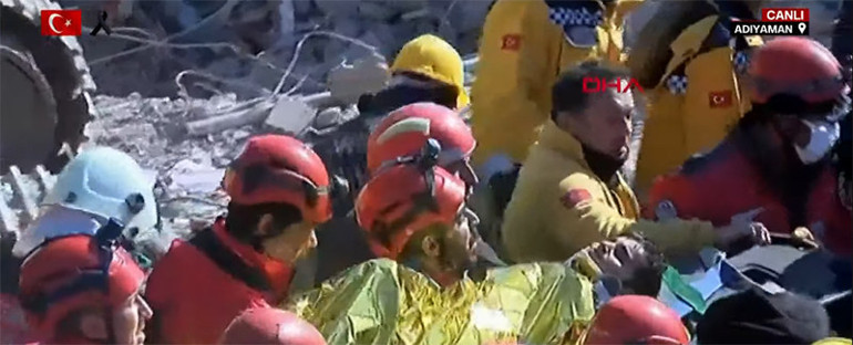 Depremde 9. gün... Umut dolu bekleyiş ve sevinç gözyaşları: Peş peşe mucize haberleri...