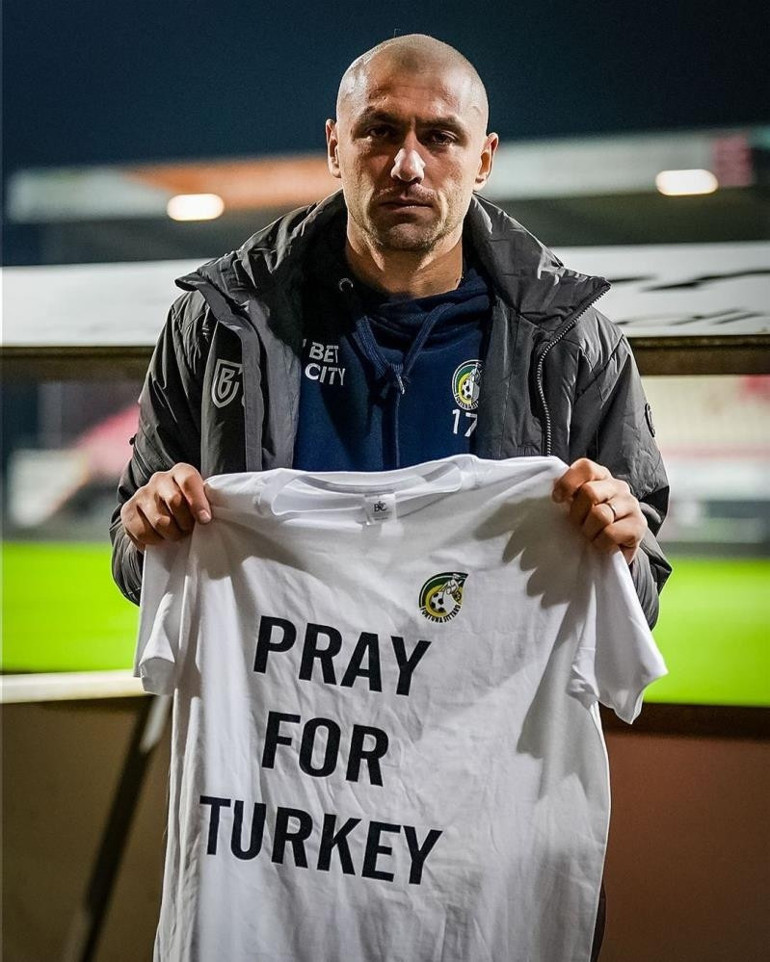 Burak Yılmaz formasını yardım için satışa çıkardı ve ekledi: Ne kadar ediyorsa bir o kadar da benden
