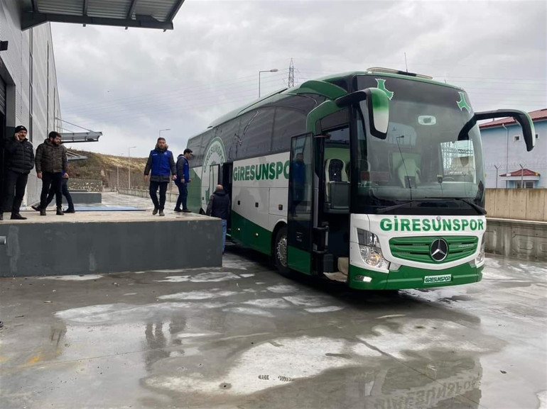 Giresunspor takım otobüsü afet bölgesine hareket etti