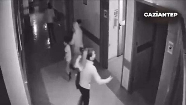 Deprem anında kendi canını hiçe sayıp hastalara koştu Şeyma hemşirenin çocukları kurtardığı anlar kamerada