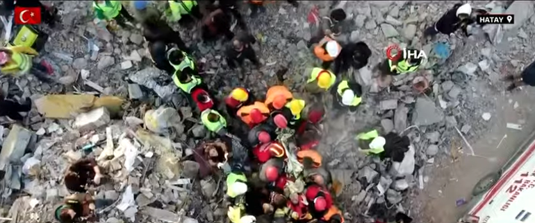 Depremde 9. gün... Umut dolu bekleyiş ve sevinç gözyaşları: Peş peşe mucize haberleri...