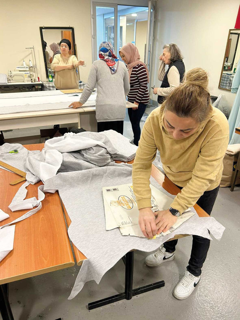 Halk eğitim merkezleri halk yardım merkezi oldu