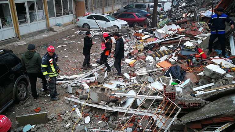 Deprem soruşturması: Felaketin müteahhitleri tek tek yakalanıyor...