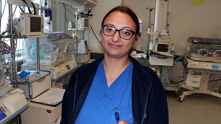 Deprem anları güvenlik kamerasına yansıdı, ortaya çarpıcı görüntüler çıktı