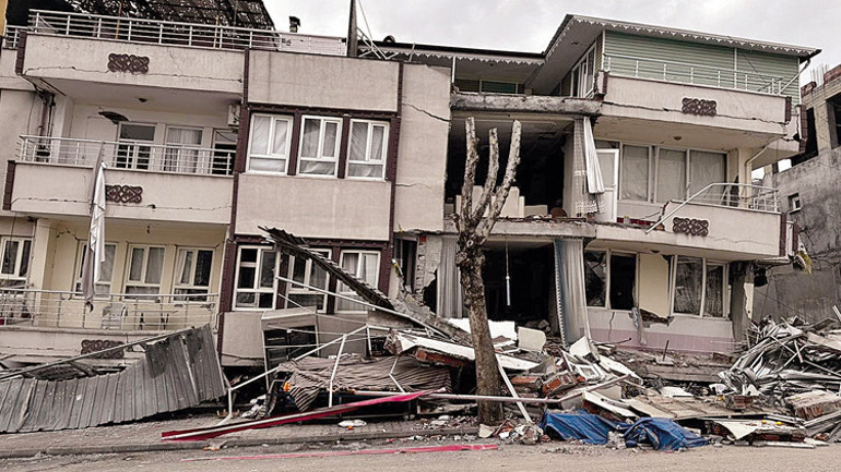 Fırsatçılara geçit yok: Emlakçılar deprem sonrası fahiş zam yapanlara aracılık etmeyecek