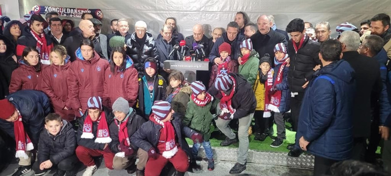 Trabzonspor - Basel maçında tarihe geçen anlar Baselin duruşu... 17 Ağustos 1999 Depremi ve Galatasaray detayı...