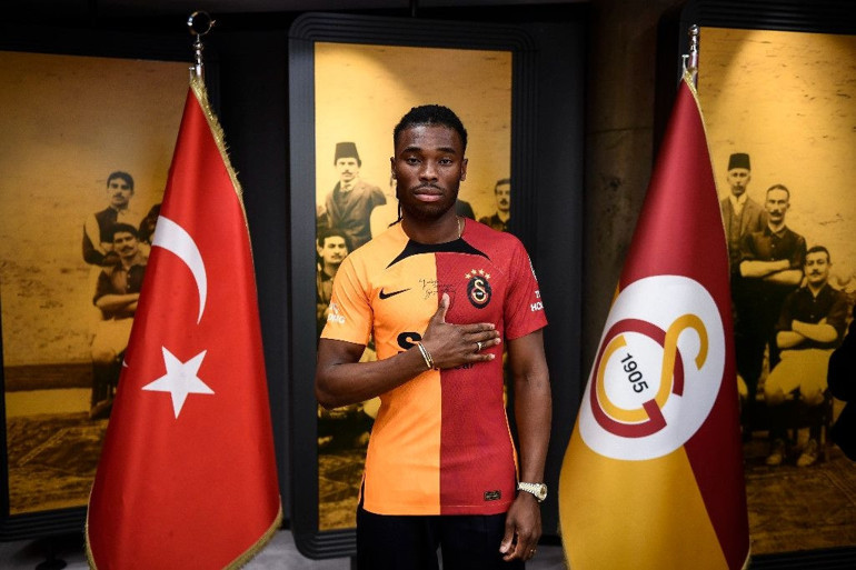 Galatasarayın Hatayspordan transferi Adekugbenin duygusal anları Transfer videosunda depremin etkilerinden bahsederken...