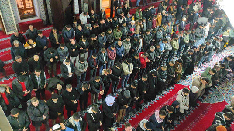 Miraç Kandilinde depremzedeler için dua edildi
