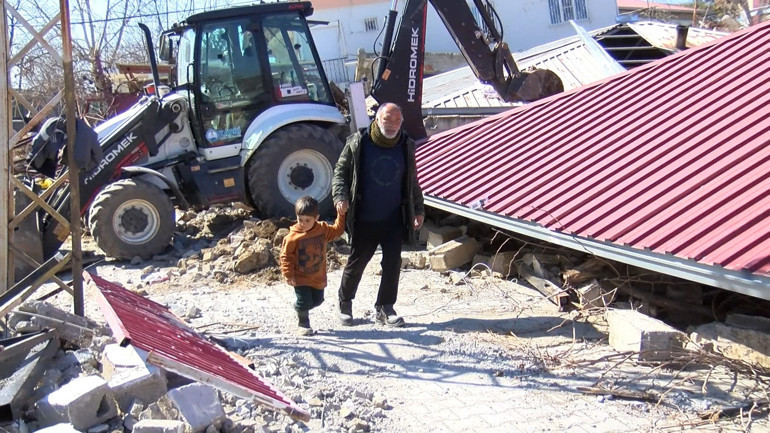 Fay hattı üzerindeki 55 haneli köyde depremden sonra 3 ev kaldı
