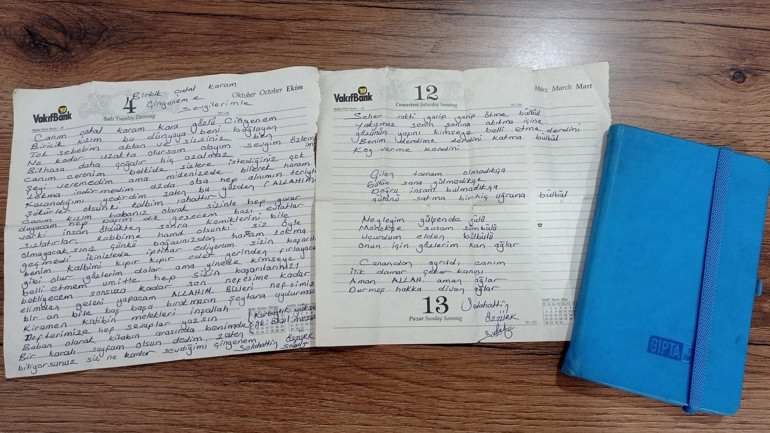 Depremde hayatını kaybeden babanın, kızının defterine yazdığı not duygulandırdı