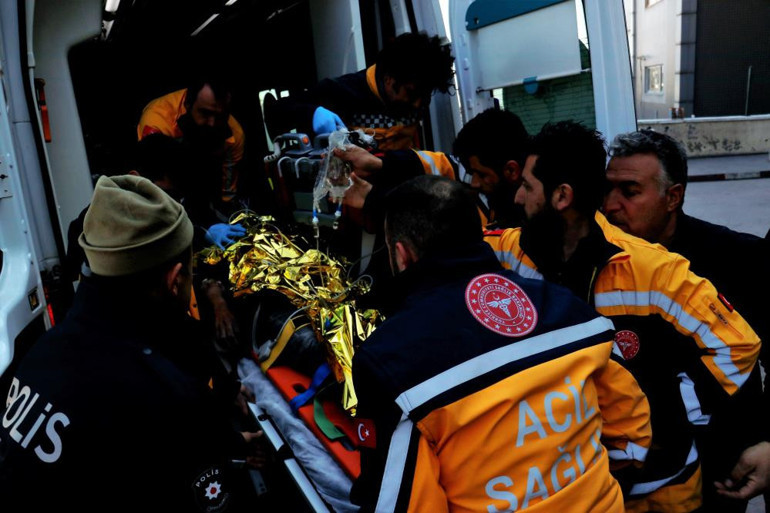 Son dakika... Hatayda 13. günde mucize kurtuluş: 2 kişi daha enkazdan çıkarıldı