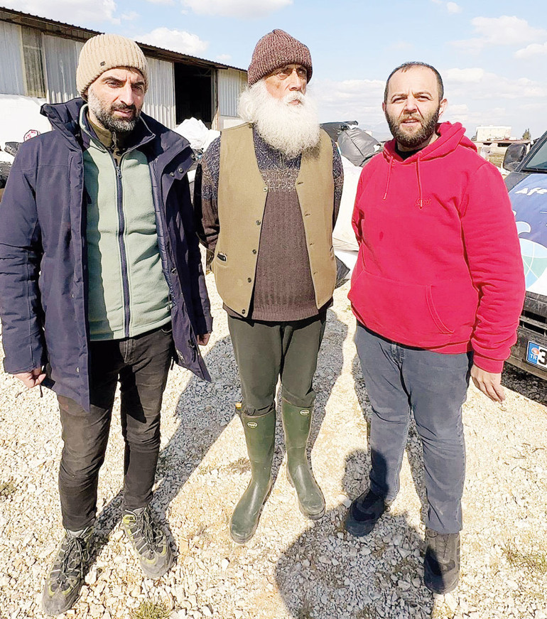 Dayanışma yaşatır