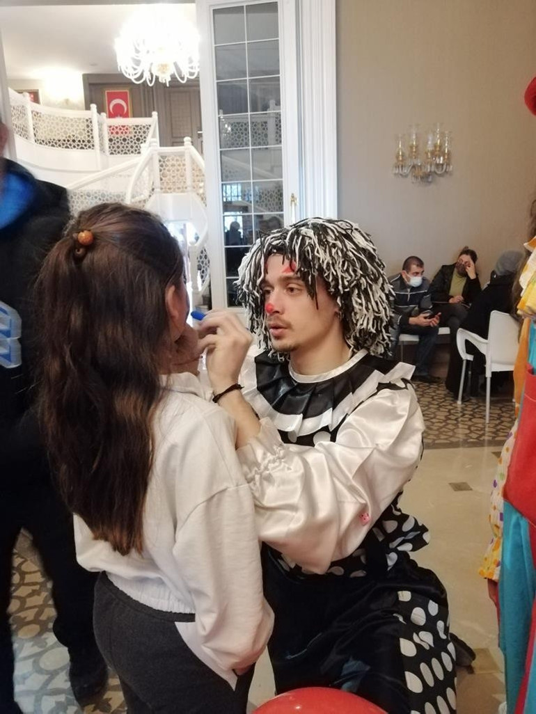 AKK çocuklar için de seferber