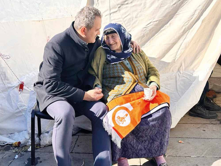 Milli Eğitim Bakanı Özer: Sağlam raporlu okullar açılacak